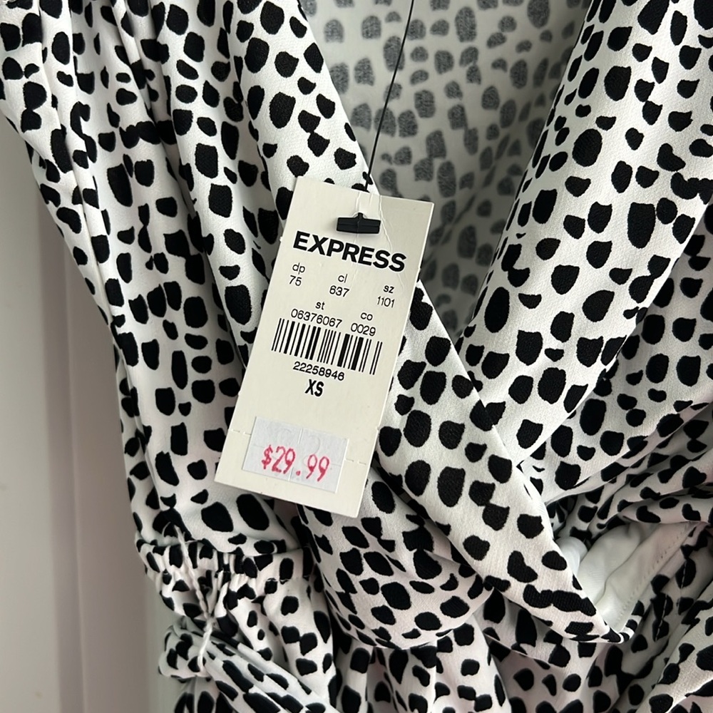 Express Black and White Polka Dot Women's Top - Picture 4 of 4